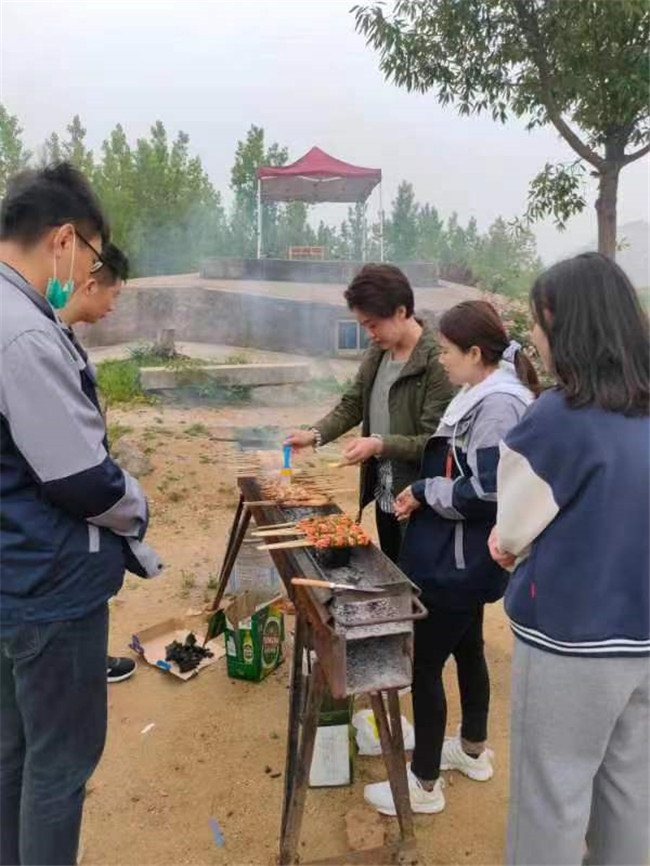 公司团建聚会